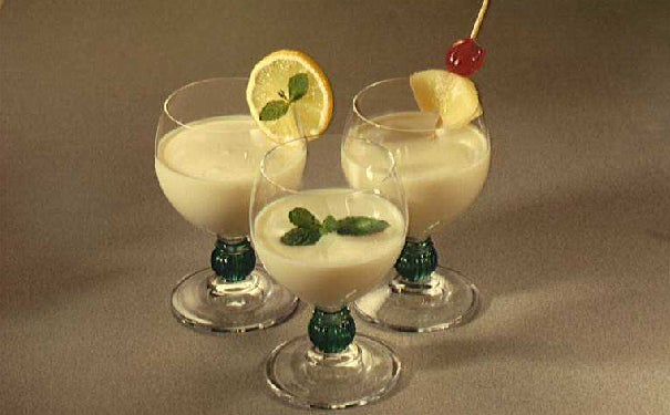Recetas de cocteles con La Lechera Prepara ricos cocteles con La lechera