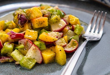 La ensalada navideña puede tener frutas y verduras