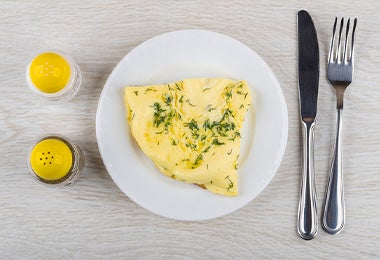 Un omelette con sal y pimienta, una forma de hacer huevos.