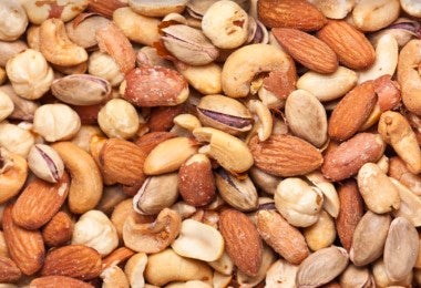 Frutos secos de todo tipo como snack bajo en calorías.