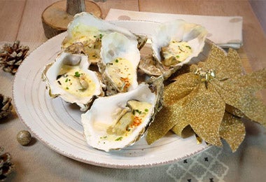Mariscos frescos, plato con ostras