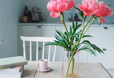 Mesa con flores para San Valentín