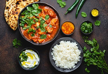 Curry preparado en una olla de cocción lenta. 