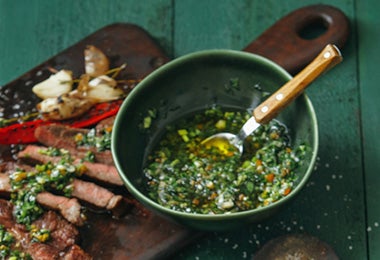 El orégano se usa para preparar chimichurri.