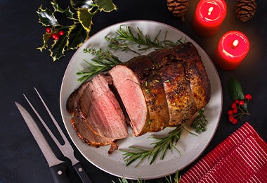 Plato con corte de cerdo comida típica navideña 