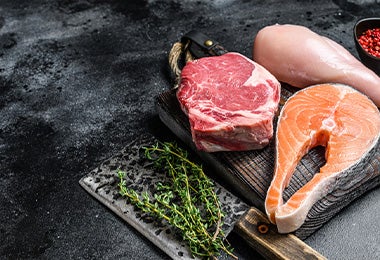 Cortes de carne de res, pollo y pescado que son fuentes alimenticias de micronutrientes