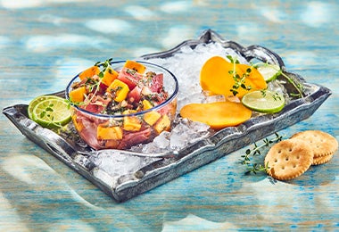 Ceviche de atún con mango, una receta fabulosa para mezclar sabores. 