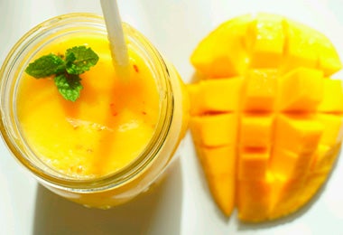 Smoothie de mango, una receta refrescante.