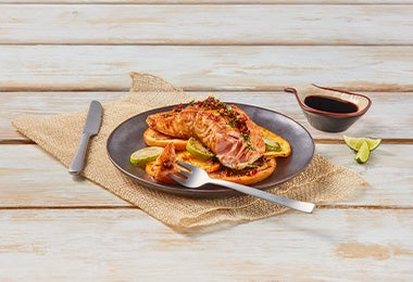 Salmón a la parrilla con salsa de soya  