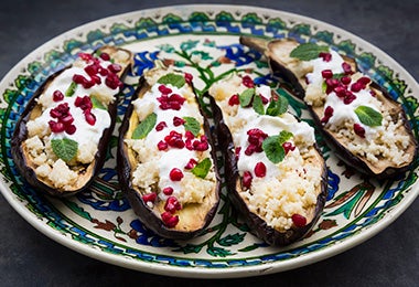 Snack de berenjena comida con verdura