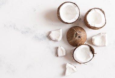 Trozos de coco fruto de palmera 