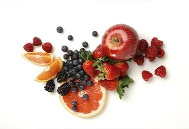 Variedad de frutas para armar una ensalada de frutas 