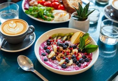 El mortiño es excelente en la repostería y los postres Postre de mortiño