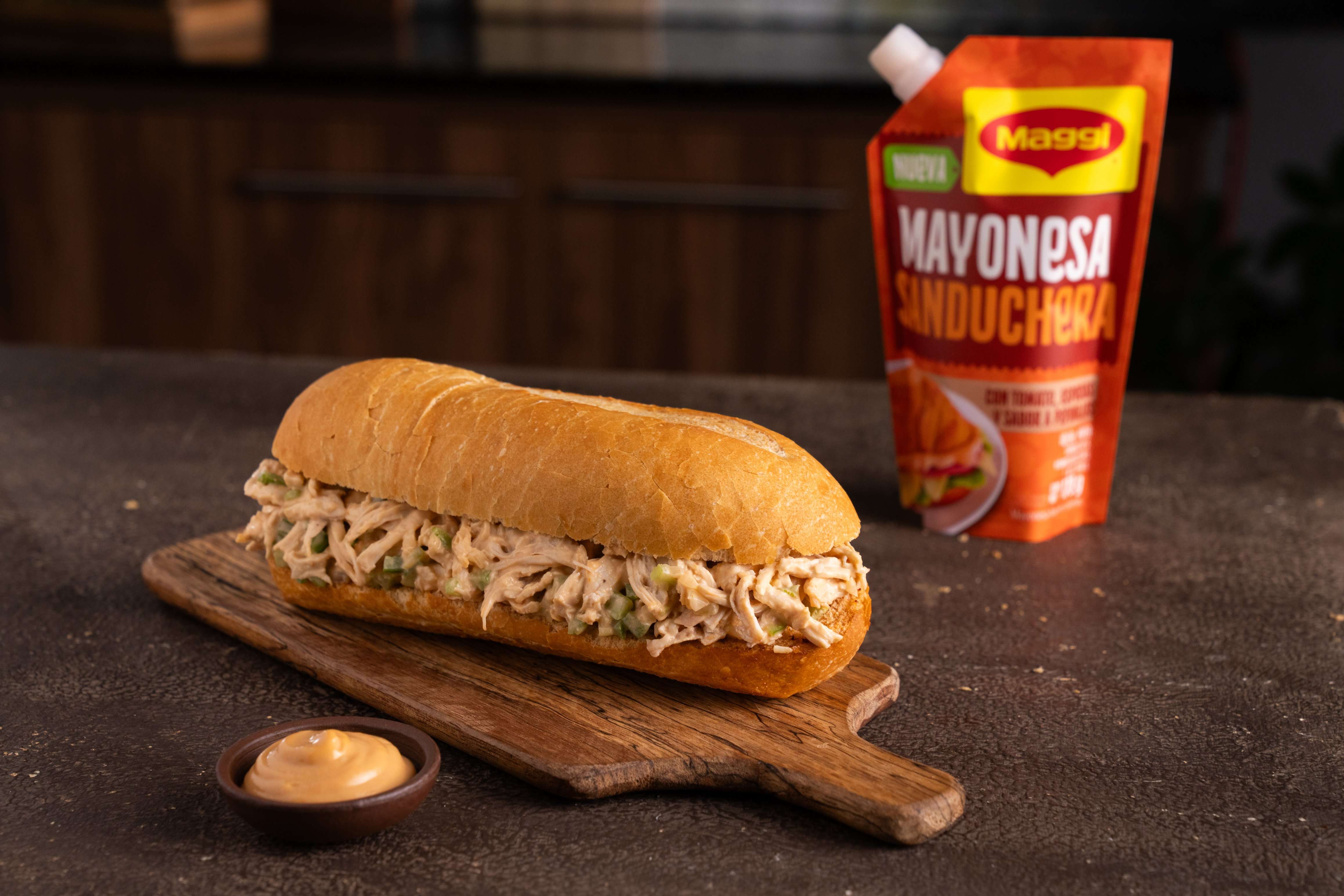 Sanduche de pollo mechado