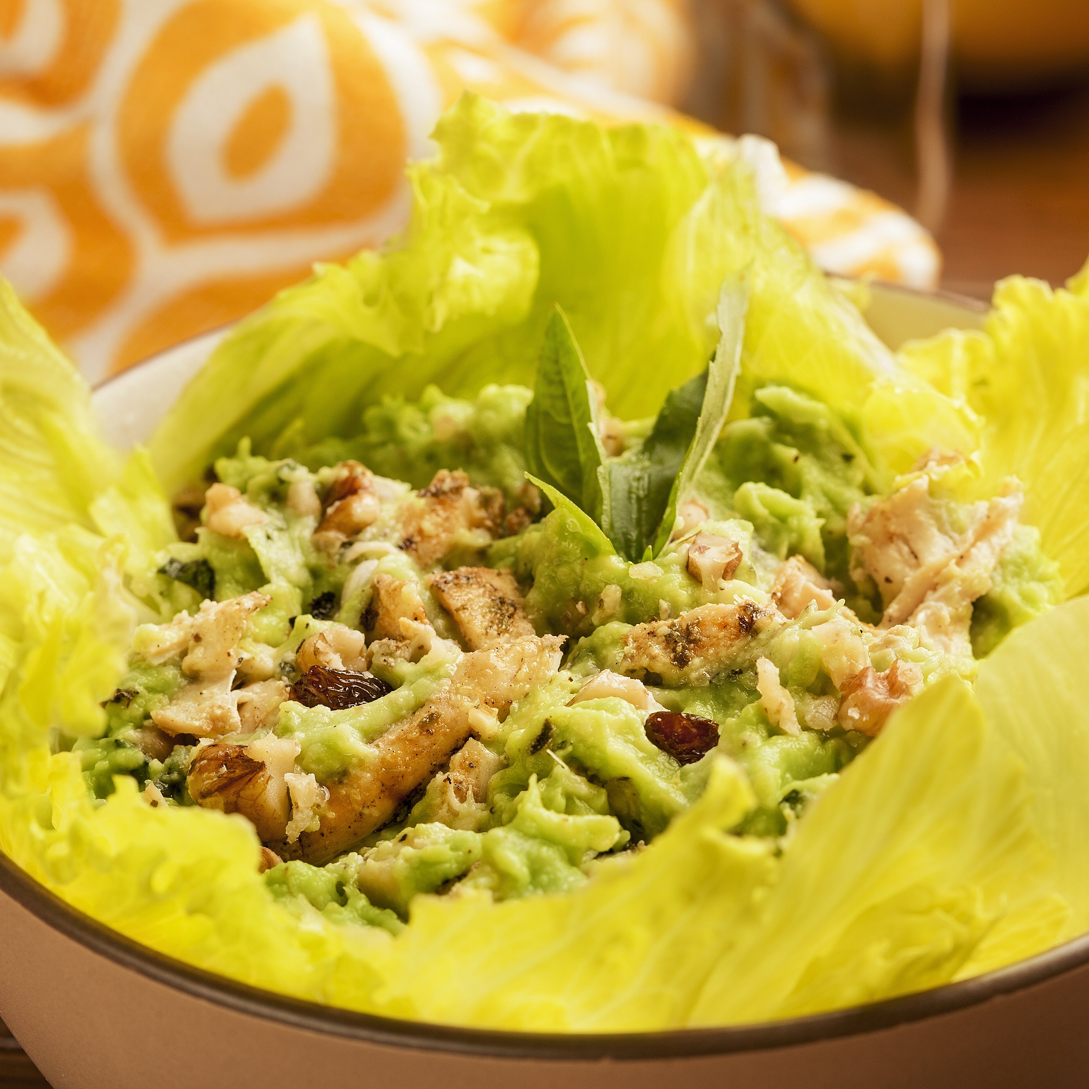 Actualizar 72+ imagen ensalada de pollo con aguacate y lechuga