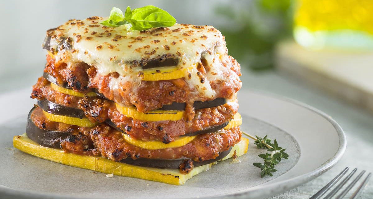 Milhoja de Vegetales con Boloñesa de Quinua