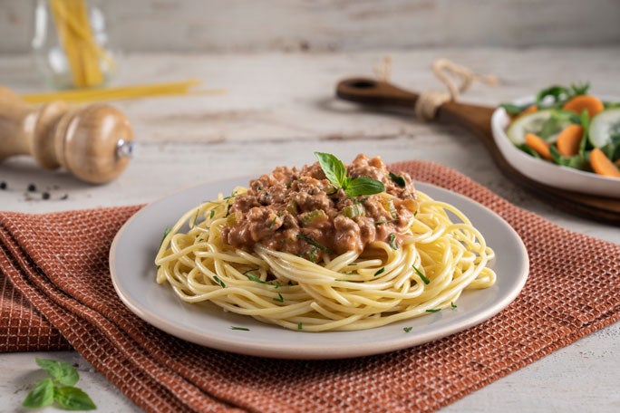 Fideos con Carne en Salsa Rosa