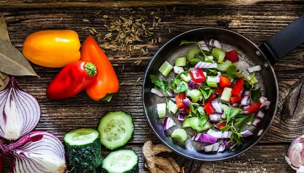 Mesa con variedad de vegetales