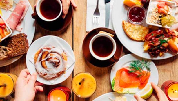 Desayuno sorpresa de celebración 