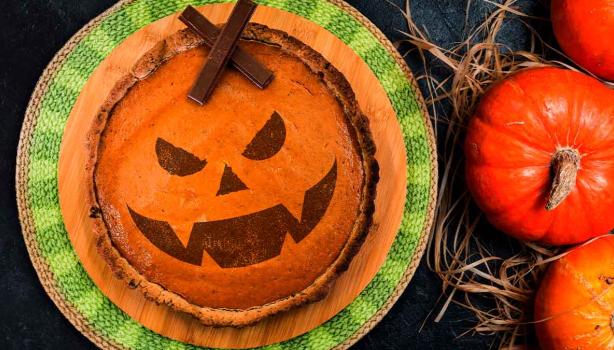 Postre de calabaza para una fiesta de Halloween. 