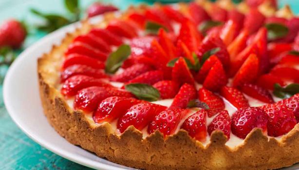 Tarta de fresa, receta para celebrar mes de la mujer 