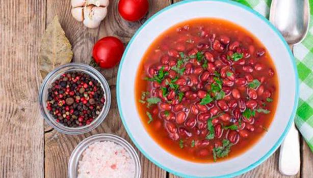 Plato con receta con fréjol y arroz 