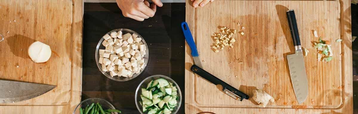 Importancia de la tabla de corte al cocinar