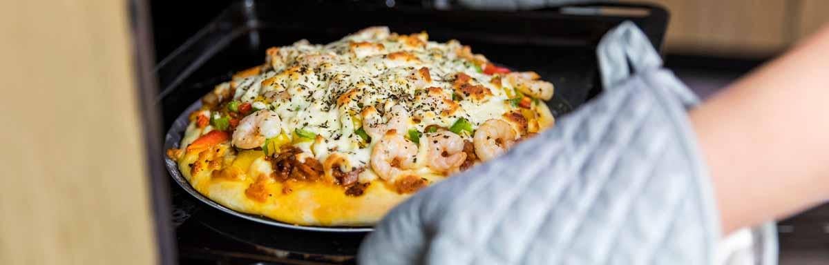 Una pizza al horno, un tipo de cocción.