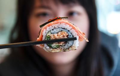 El sushi es una comida japonesa muy popular en el mundo entero. El sushi es una comida japonesa muy popular en el mundo entero.