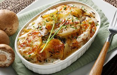 Una forma deliciosa de cocinar papas es gratinadas y al horno.Una forma deliciosa de cocinar papas es gratinadas y al horno.