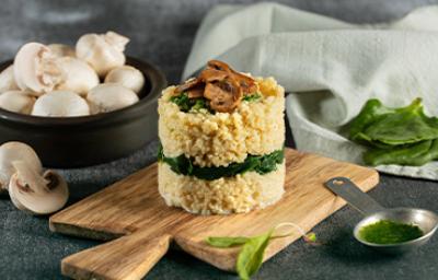 Preparación con cuscús y champiñones  