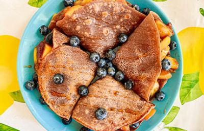 Las crepes son una preparación muy famosa de la comida francesa. Las crepes son una preparación muy famosa de la comida francesa.