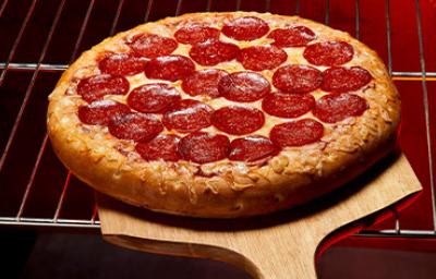 Pizza de pepperoni al horno, famosa receta con pepperoni Pizza de pepperoni al horno, famosa receta con pepperoni