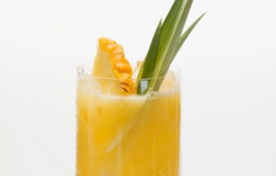 Jugo de naranjilla y piña
