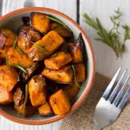 Las papas, en especial con cáscara, son alimentos con fibra.