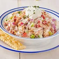 Ensalada de atún con mayonesa casera.