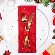 Mesa decorada para disfrutar de las recetas navideñas