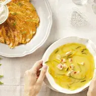 Plato con receta de gazpacho de salmón Plato con receta de gazpacho de salmón