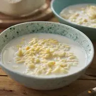 Para qué sierve el kéfir. Bowl de kéfir al desayuno