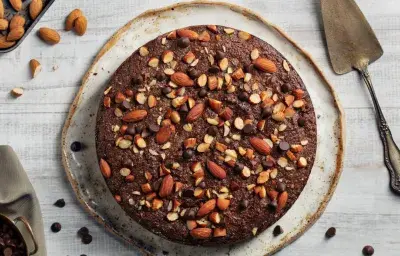 Torta de almendra con chispas de chocolate sin gluten Torta de almendra con chispas de chocolate sin gluten