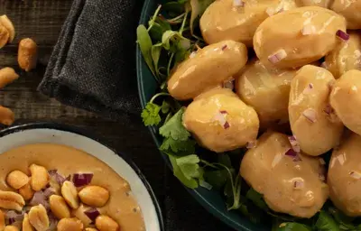 Papas con salsa de maní Papas con salsa de maní