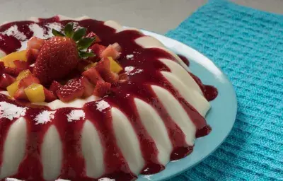 Gelatina de leche con fruta Gelatina de leche con fruta