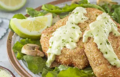 Filete de Atún apanado en Amaranto y Salsa de Mostaza y Jengibre Filete de Atún apanado en Amaranto y Salsa de Mostaza y Jengibre