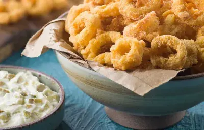 Calamares con salsa tártara Calamares con salsa tártara