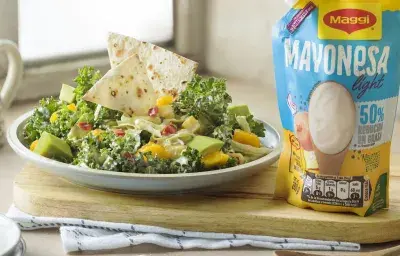 Ensalada de Kale, Mango, Col y Aguacate con Aderezo Cremoso de Jalapeño Ensalada de Kale, Mango, Col y Aguacate con Aderezo Cremoso de Jalapeño