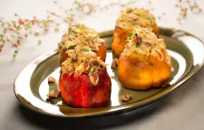 PIMIENTOS RELLENOS DE POLLO Y NUECES PIMIENTOS RELLENOS DE POLLO Y NUECES
