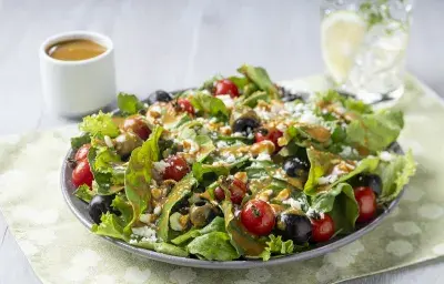 Receta saludable de ensalada con aderezo de mostaza Receta saludable de ensalada con aderezo de mostaza