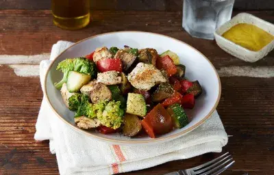 Verduras salteadas con pollo Verduras salteadas con pollo