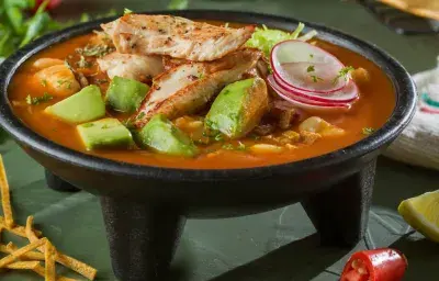 Pozole de pollo Pozole de pollo