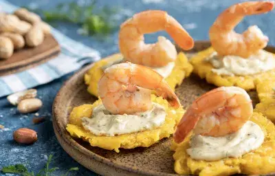 Camarones en salsa de maní Camarones en salsa de maní